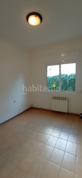 Foto 2bd79949-9209-401c-9162-1652873eee2e. Xalet amb xemeneia calefacció aparcament a Montflorit Cerdanyola del Vallès