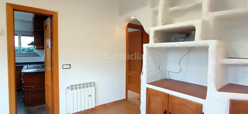 Foto 8d20ee0f-5a78-4892-ad70-d2f58291c397. Xalet amb xemeneia calefacció aparcament a Montflorit Cerdanyola del Vallès