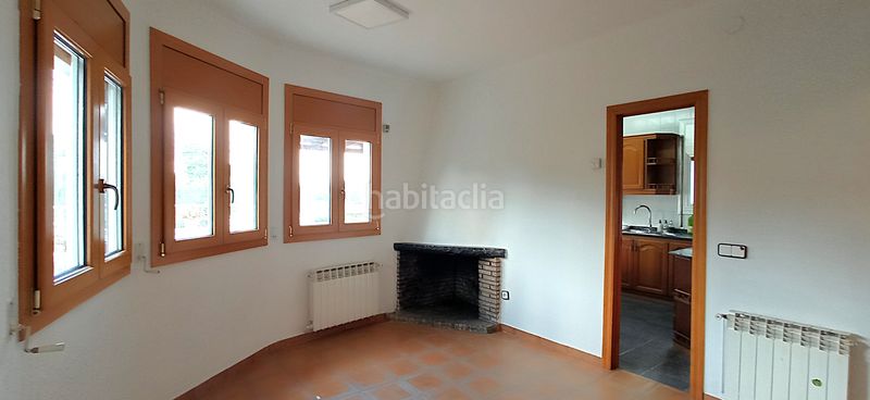 Foto ca838288-d2df-441e-8897-3e386254cf6d. Xalet amb xemeneia calefacció aparcament a Montflorit Cerdanyola del Vallès