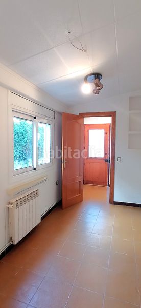 Foto ec530c3f-1e1b-4369-803d-1463765aa2cf. Xalet amb xemeneia calefacció aparcament a Montflorit Cerdanyola del Vallès