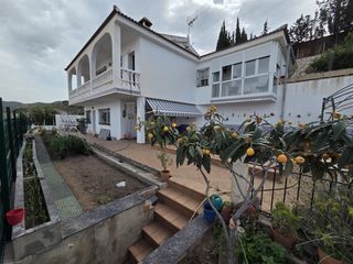 Casa a ESCRITOR ANTONIO NAVARRO TRUJILLO 50