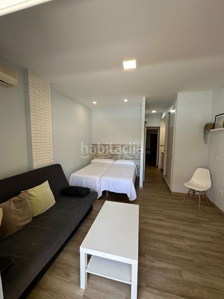 Foto f8918187-61cf-4f16-8b72-de64e88cbb99. Affitto monolocale con piscina in La Carihuela - Los Nidos Torremolinos