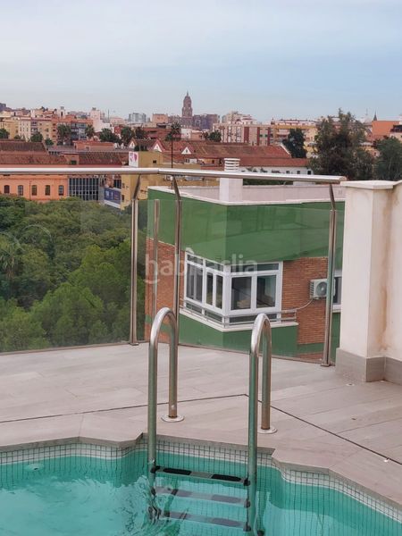 Foto bd4c1bfb-089a-4dc9-9694-24b6e07605a6. Lloguer pis amb calefacció piscina a Parque Victoria Eugenia Málaga