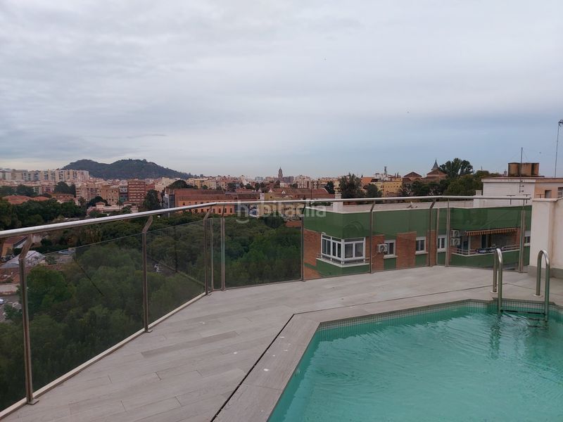Foto cf032219-46a1-4b2b-9432-83ae0be02339. Lloguer pis amb calefacció piscina a Parque Victoria Eugenia Málaga