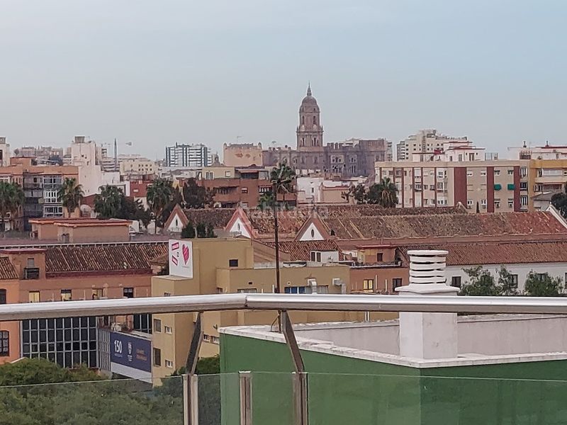 Foto daa21e20-aa09-4617-af38-a2dd9f391a75. Lloguer pis amb calefacció piscina a Parque Victoria Eugenia Málaga