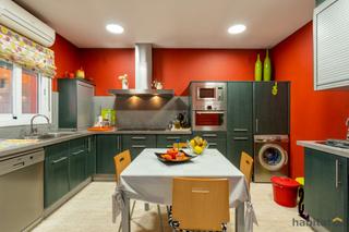 Casa adossada  Catalunya. Casa exclusiva de diseño con gran terraza y plazas de aparcamien