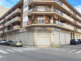 Locale commerciale in Bellpuig. Impecable local comercial en venta o alquiler !!!local comercial