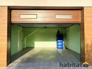 Casa adossada  Riu corb. Casa con garaje, terraza y vistas tranquilas a 15 min de lleida