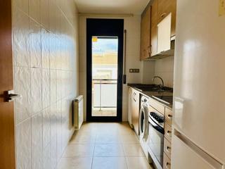 Pis  Ramon sanfeliu. Piso luminoso, amueblado y con parking en venta en bellpuig