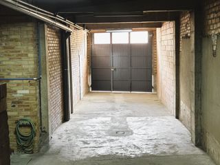 Local Comercial  Ramon folch. Magatzem  local i accés a pati  oportunitat única!