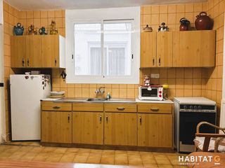 Casa adossada a Bellpuig. Casa  en venda  a  bellpuig  oportunitat