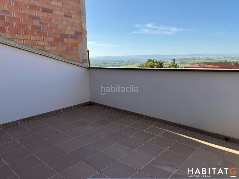 Foto bf3856bb-5783-44e5-86a1-3bac0714462b. Casa adossada amb calefacció aparcament a Bellpuig