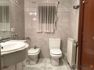 Flat  Vall. Amplíssim pis de 4 habitacions en venda a bellpuig  gran oportun