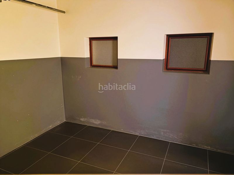Foto ae96013c-32ff-41de-9261-2bb24471197e. Business premise in Barbens