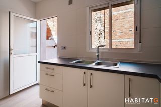 Maison jumelée à Belianes. Casa de poble amb jardí, terrassa i garatge al centre de beliane
