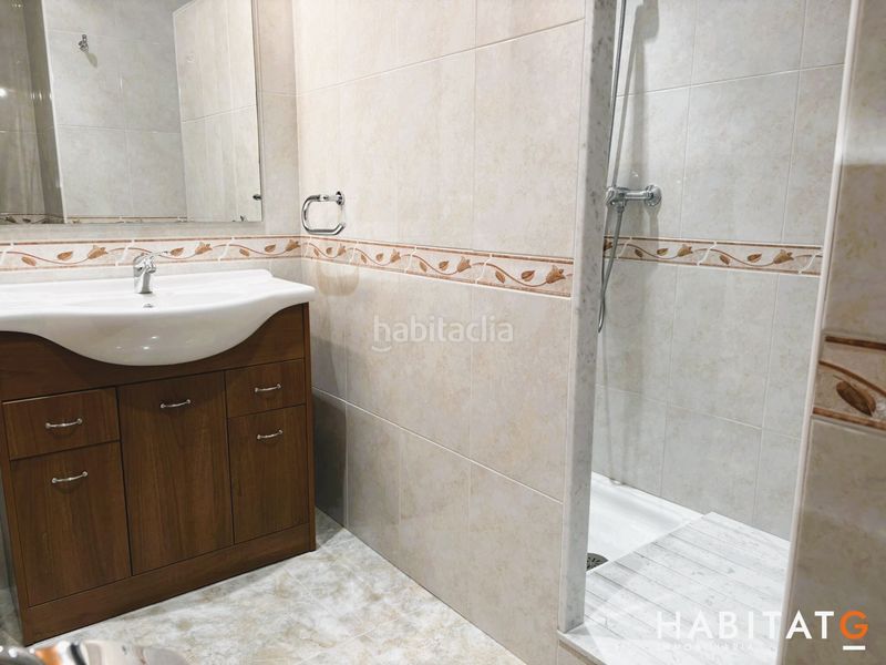 Foto 59b8fa3b-6dd4-4eb6-82bf-1823d8c050b9. Casa adossada amb calefacció aparcament a Bellpuig