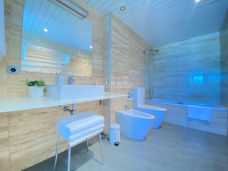 Foto 63579bf3-1f7f-44cc-bbe3-d42d29b5da85. Alquiler apartamento terraza frente el mar con terraza y piscina en Platja d´Aro