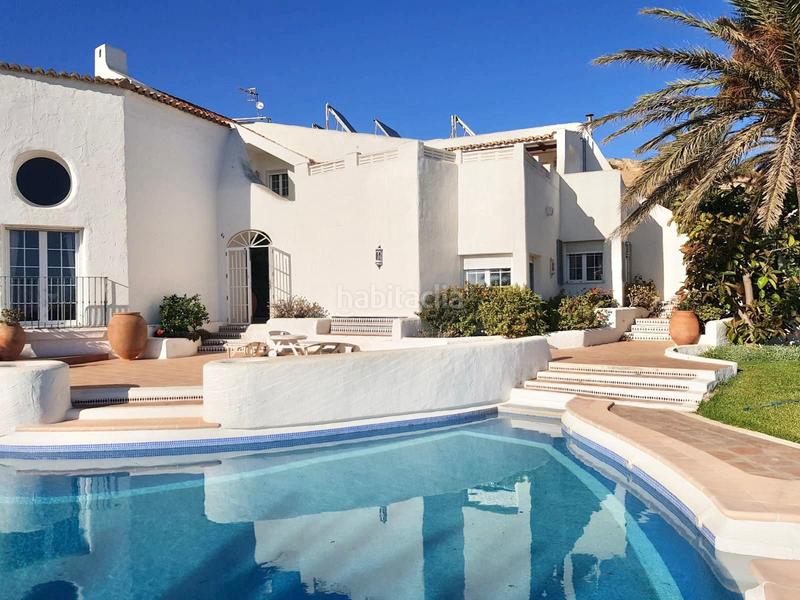 Foto 8c4794d4-f481-41bd-8ea8-27ce82801c6b. Chalet  junto al campo de golf de Almerimar en Ejido (El)