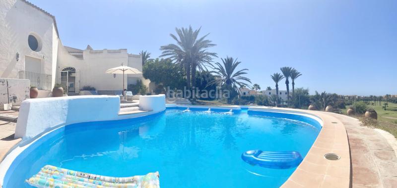 Foto 9142704f-82ed-4868-ba30-a4c95d7551e9. Chalet  junto al campo de golf de Almerimar en Ejido (El)