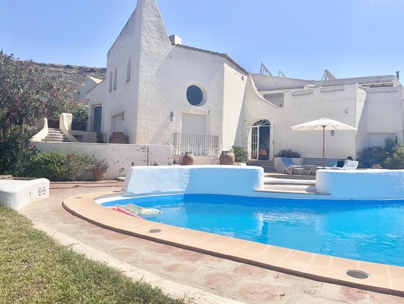 Foto c060a029-d5a7-4252-aa17-c80c8b48cd71. Chalet  junto al campo de golf de Almerimar en Ejido (El)