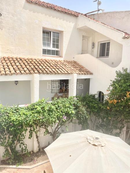Foto e06a9997-98cc-4543-9402-a94653f192aa. Chalet  junto al campo de golf de Almerimar en Ejido (El)