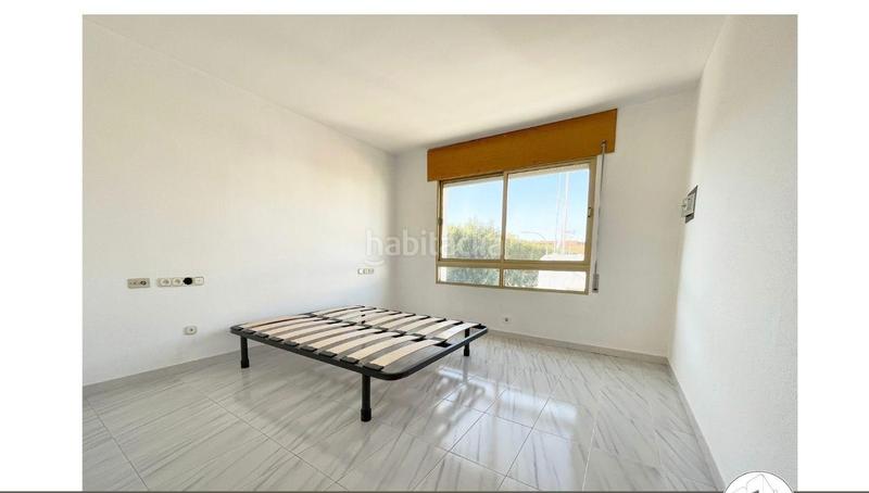 Foto e12eb94a-4d43-4bea-b629-cb7083bf2db3. Tríplex amb aparcament a Plaza de la Luz Ejido (El)