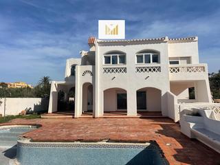 Chalet en Almerimar. Chalet junto al campo de gofl