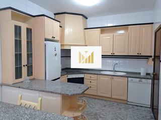 Masia a Pabellón - Estación - El Corte Inglés. Vivienda sobre almacen