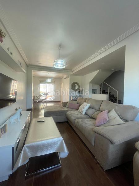 Foto 71575c6b-036d-4b85-9d68-cda1bec5be77. Casa duplex con sotano en Santa María del Águila Ejido (El)