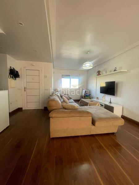 Foto 8406ed98-b9b8-47c7-a7c2-7fb9520b6f8e. Casa duplex con sotano en Santa María del Águila Ejido (El)