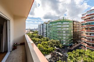 Etagenwohnung in Avenida josé mesa y lópez 12