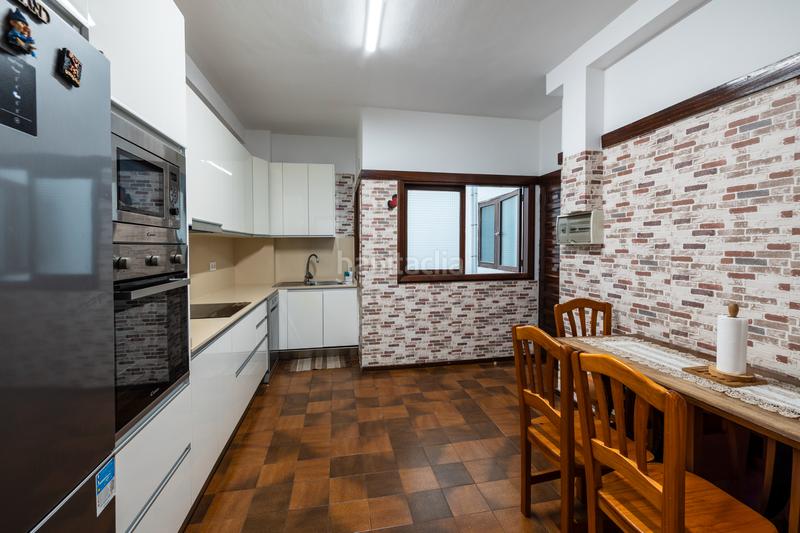 Foto 29dd3b60-395e-4b08-8631-90f7b811e31c. Piso en avenida josé mesa y lópez 12 en Santa Catalina - Canteras Palmas de Gran Canaria (Las)