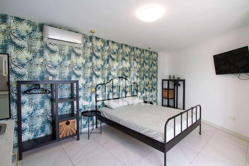 Foto 19555603-6bbd-401b-b8a2-79303eec8bbf. Apartamento  en torres yomely, playa las américa en Arona