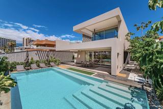 Chalet en Playa de las Américas. Villa en playa de las américas