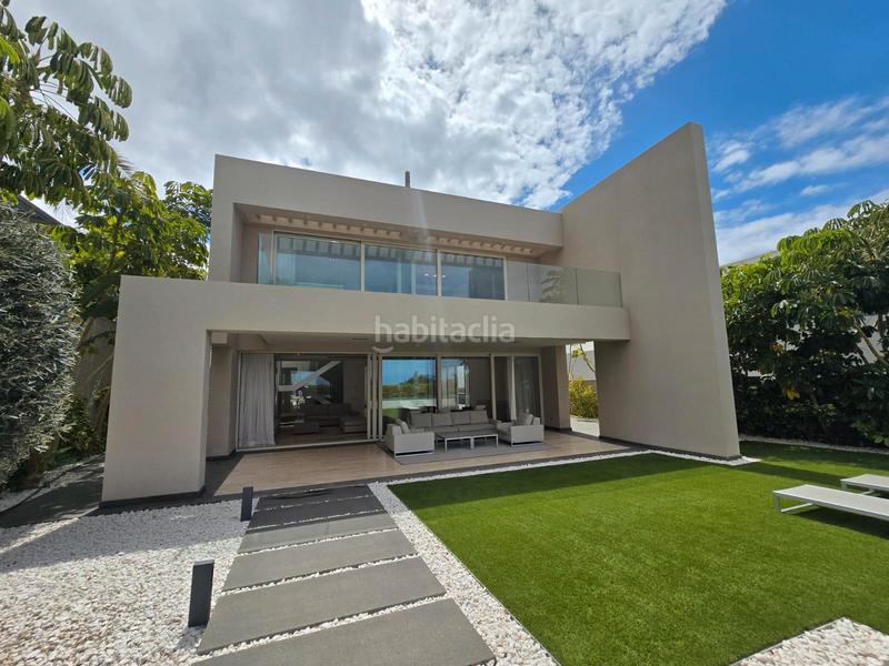 Foto a98a6fb2-edd7-495c-b9dd-432df410af2c. Chalet villa en costa en La Caleta Adeje