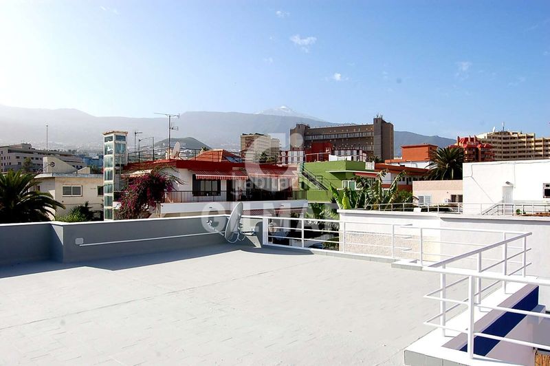 Foto e068dd97-0c10-492a-9882-5eb2d34b0cb4. Xalet amb aparcament a Playa Jardín Puerto de la Cruz
