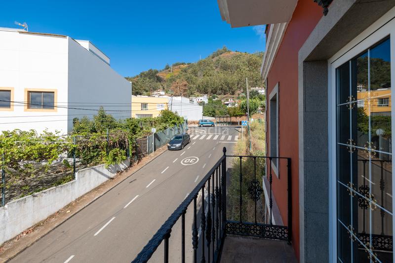 Foto ea0e85bd-afa3-48bb-a221-aed5cd5091d2. Casa pareada en calle el secuestro 5 en Teror pueblo Teror