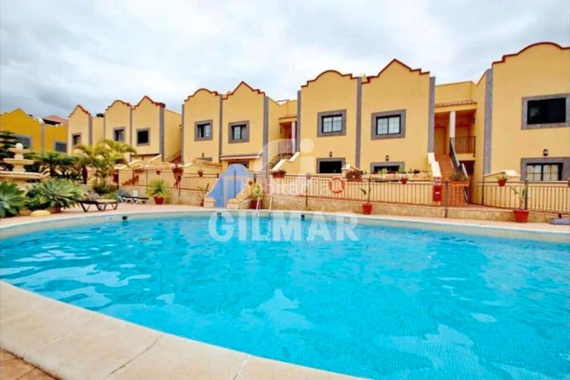 Foto 7158939a-f3ef-4727-b2a5-7603c079eaf5. Reihenhaus mit parking pool in Playa del Duque Adeje