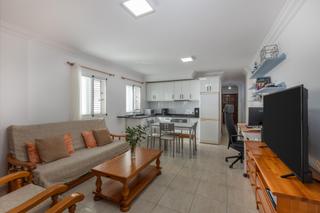 Piso en Calle Mariana Pineda 34