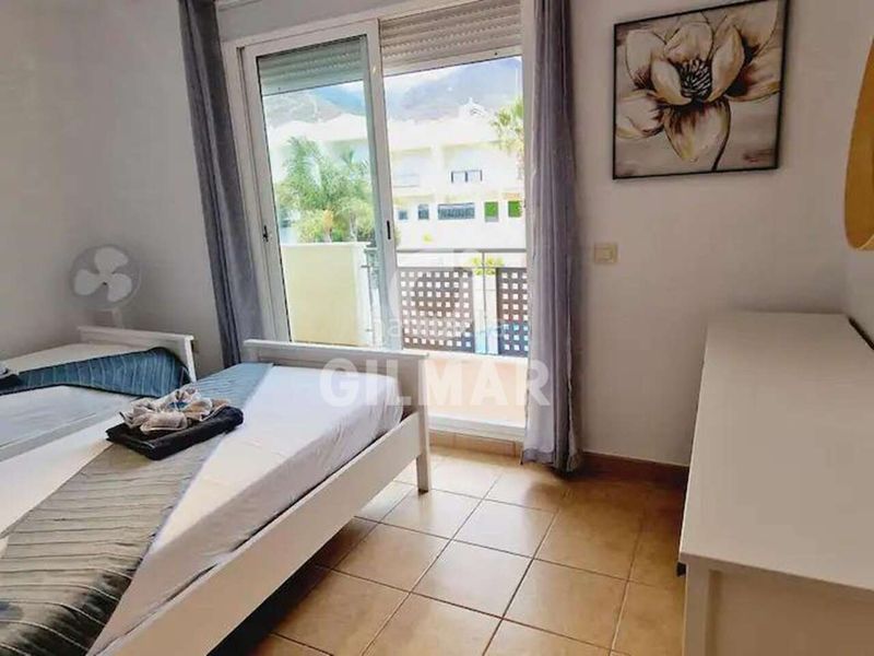Foto 8db89c17-b999-4299-8f54-382e2c160b45. Casa adossada amb aparcament piscina a Playa Fañabé Alto Adeje
