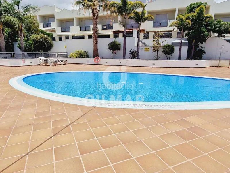 Foto c5d7523b-56a0-48a0-9141-9bf58985acea. Casa adossada amb aparcament piscina a Playa Fañabé Alto Adeje