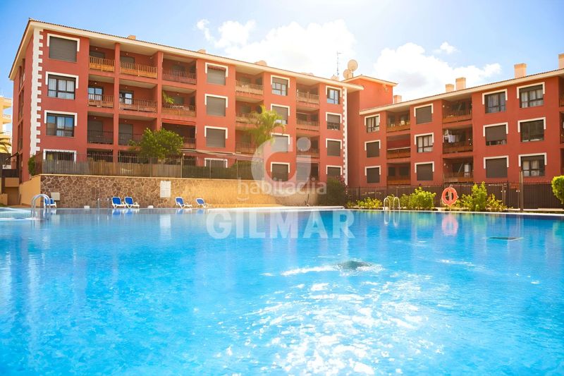 Foto 1665f939-69bb-4397-9e62-53a7893fd9a3. Pis amb aparcament piscina a Palm - Mar Arona
