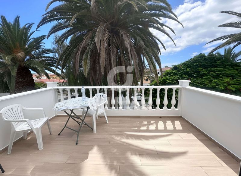 Foto 730f6811-056c-40aa-acec-4e18d20600f5. Dúplex amb piscina a Costa del Silencio Arona