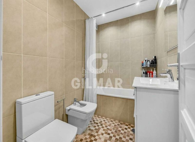 Foto c830ea89-4ee3-4396-8c22-3e17a6d079a6. Pis a avenida rafael puig lluvina 34 a Playa de las Américas Arona