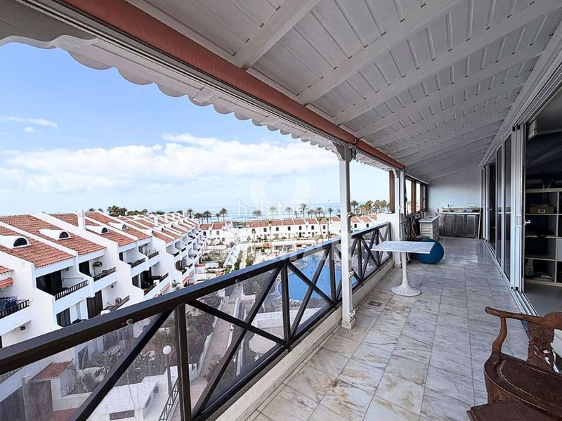 Foto a02e0094-4081-4999-a352-bd75b16acd89. Dúplex amb piscina a Playa de las Américas Arona