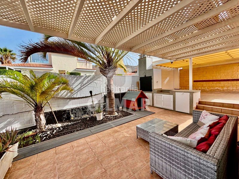 Foto 4a926144-ca14-478c-acad-28f7f8578216. Casa aparellada a Playa Fañabé Alto Adeje