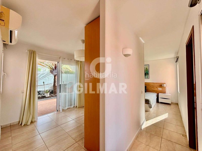 Foto 8a142171-26d6-4da8-a581-ff1d2289f847. Casa aparellada a Playa Fañabé Alto Adeje