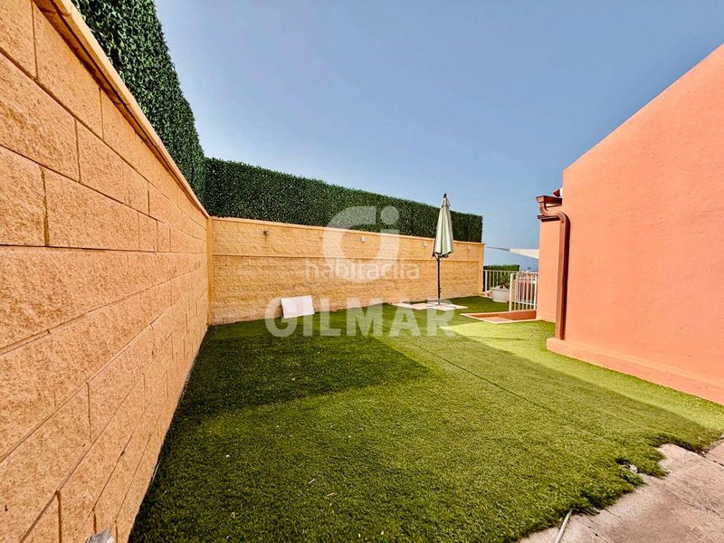 Foto 931b5726-a102-4403-bb91-1487ab82e823. Casa aparellada a Playa Fañabé Alto Adeje