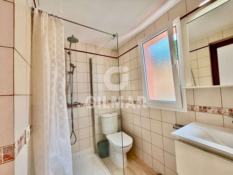 Foto d90d3842-8b9c-4556-8cb5-831cb56940da. Casa aparellada a Playa Fañabé Alto Adeje