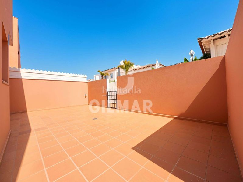 Foto 931fd767-d4a3-4cb4-bd3a-c5050259f026. Xalet amb aparcament piscina a Palm - Mar Arona
